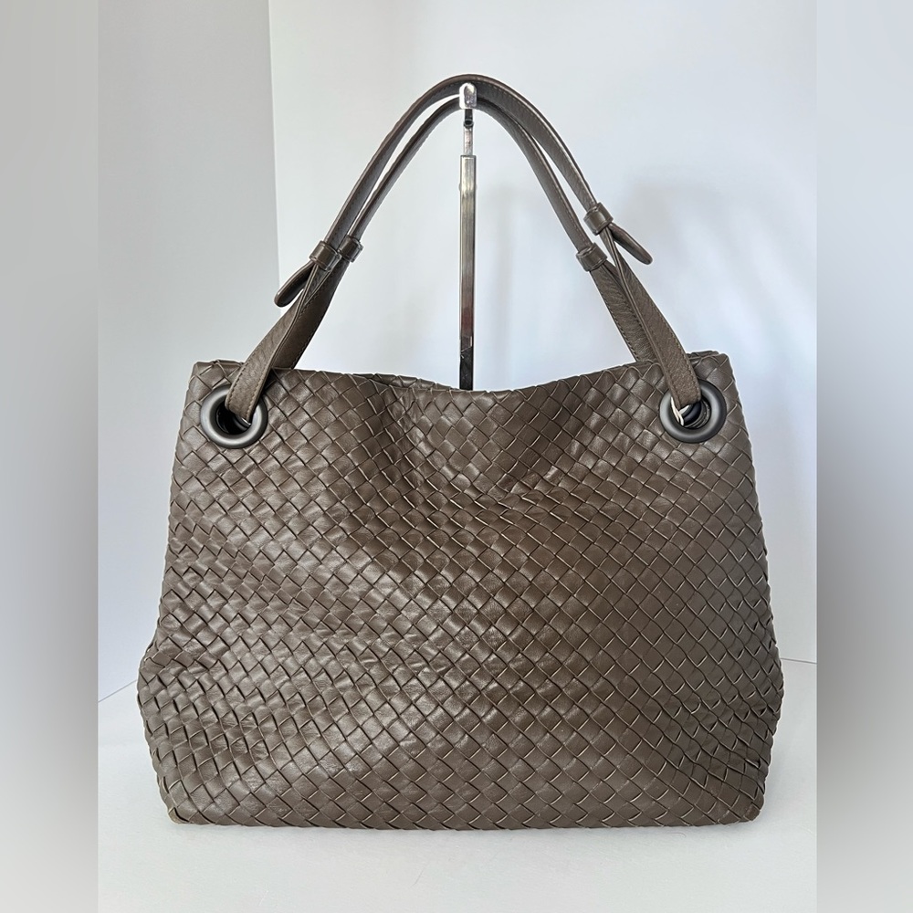 Bottega Veneta Garda Medium Intrecciato Bag - Picture 2 of 9